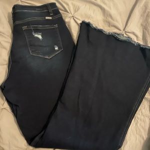 Size 34 x34 high rise Kurvy Kan Can flare. Stretchy and adorable.